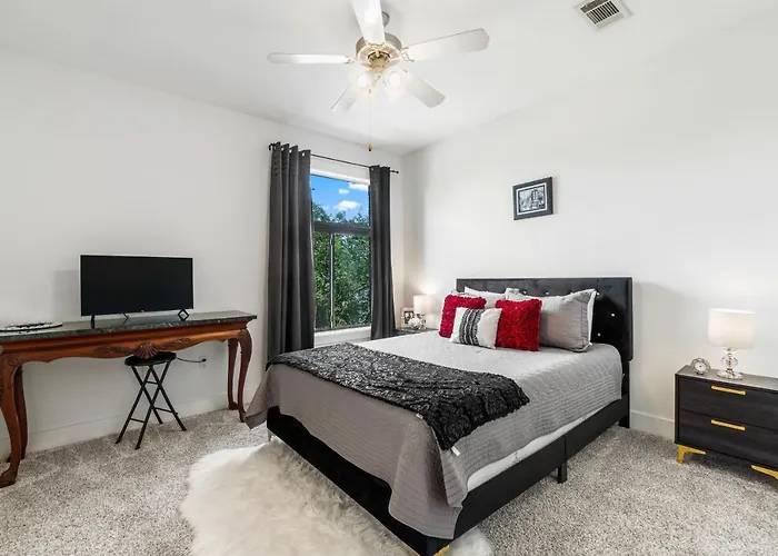 Old East Hill Townhouse Holiday home Pensacola