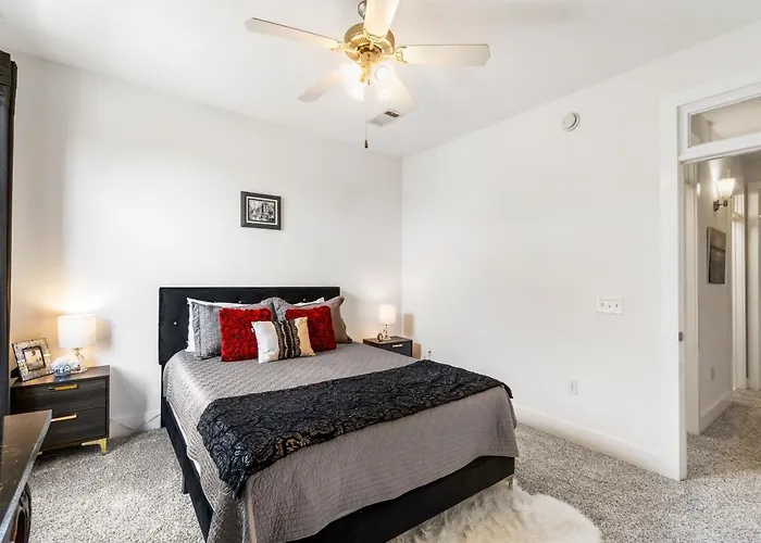 Old East Hill Townhouse * Pensacola